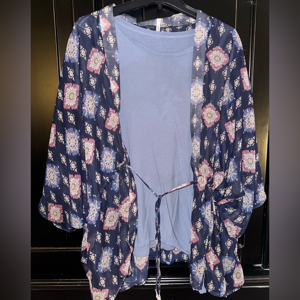 Floral Print Lightweight Chiffon Kimono Cardigan w/blue short sleeve shirt